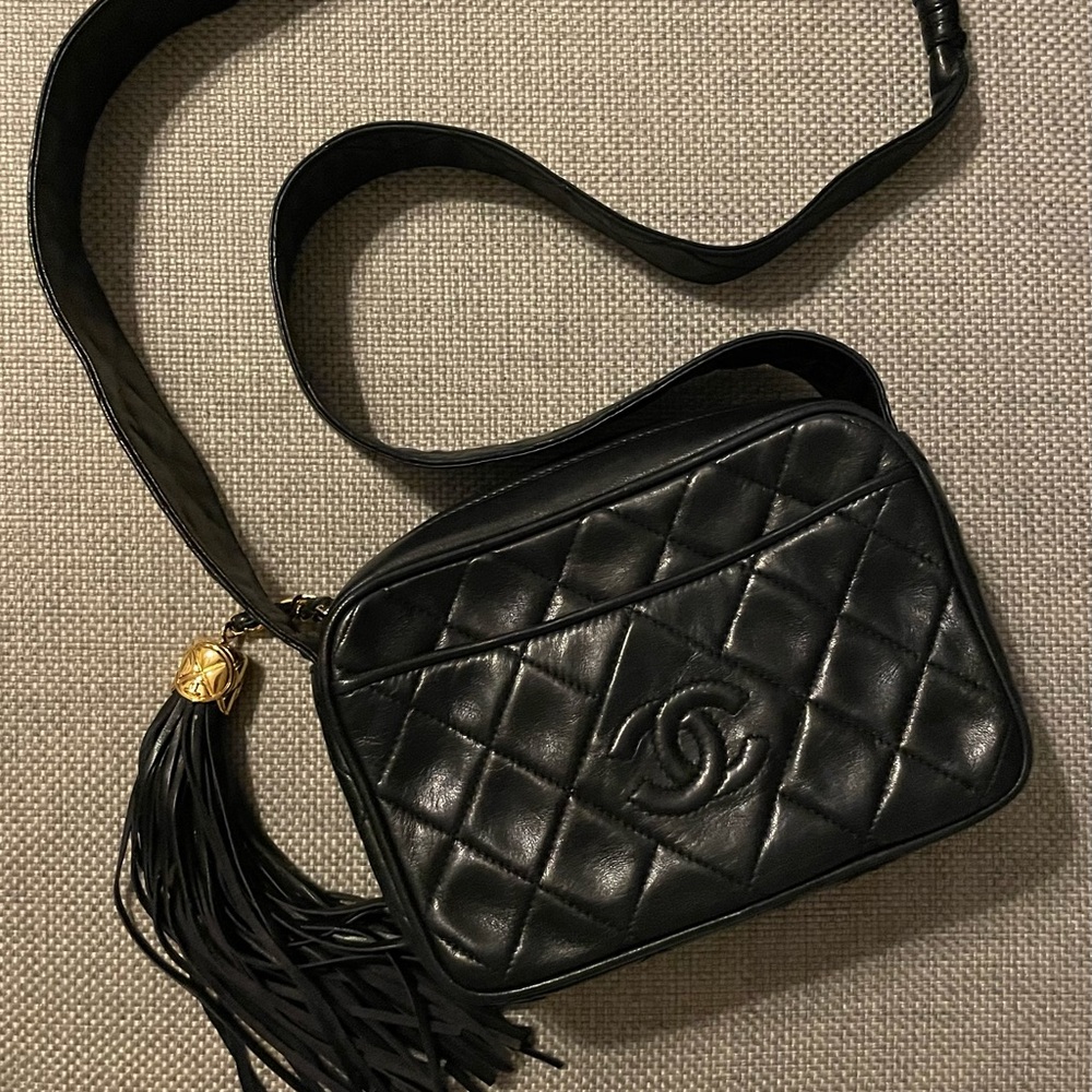 Authentic Chanel Vintage CC Camera Bag Quilted Leather Tassel Small black